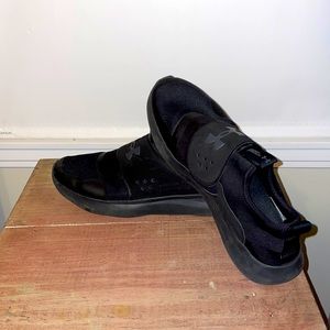 under armour pull on shoes